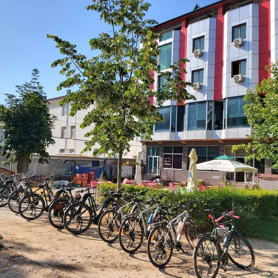 Hotel Piazza Peshkopi Екстериор снимка
