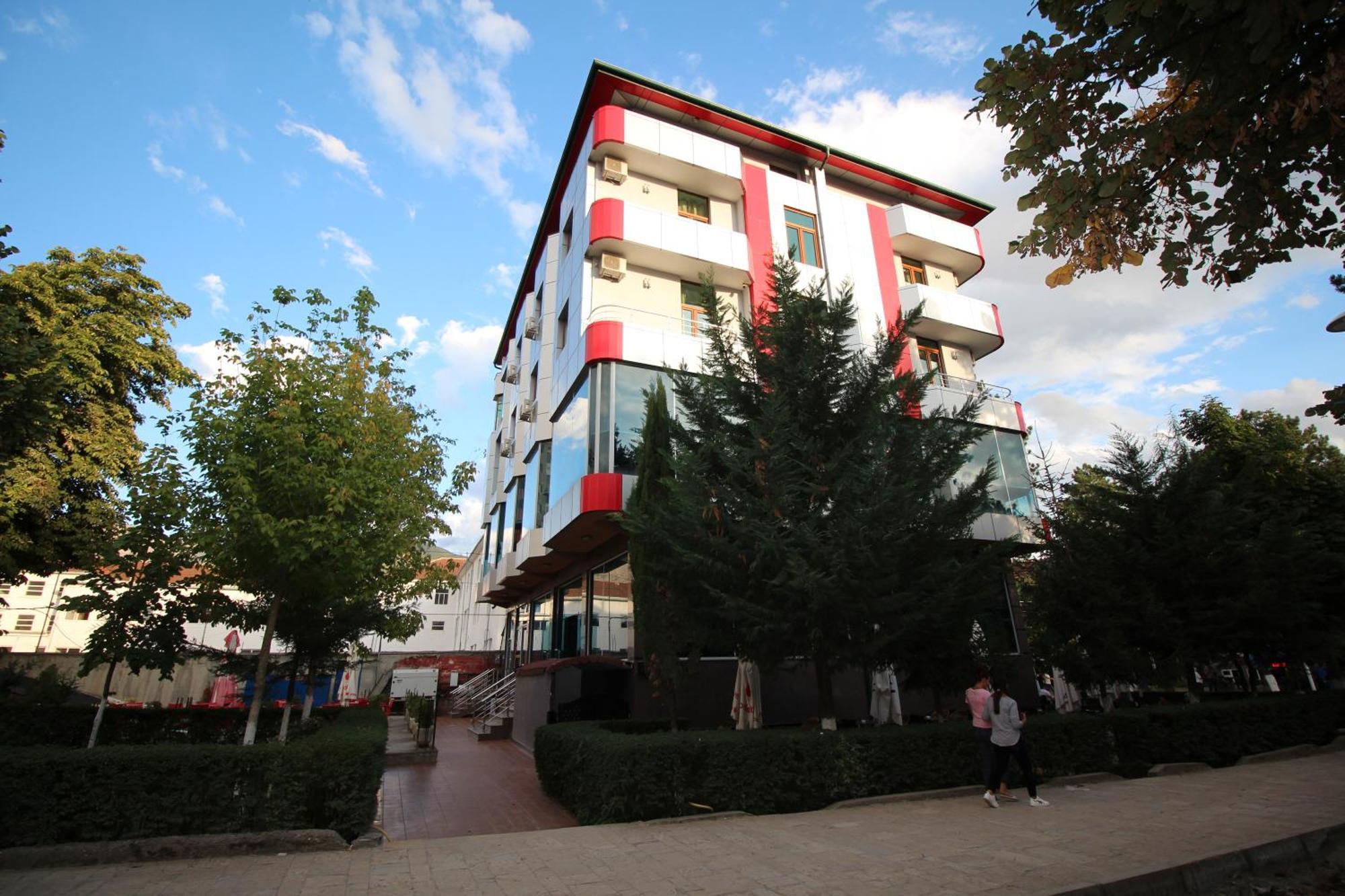 Hotel Piazza Peshkopi Екстериор снимка