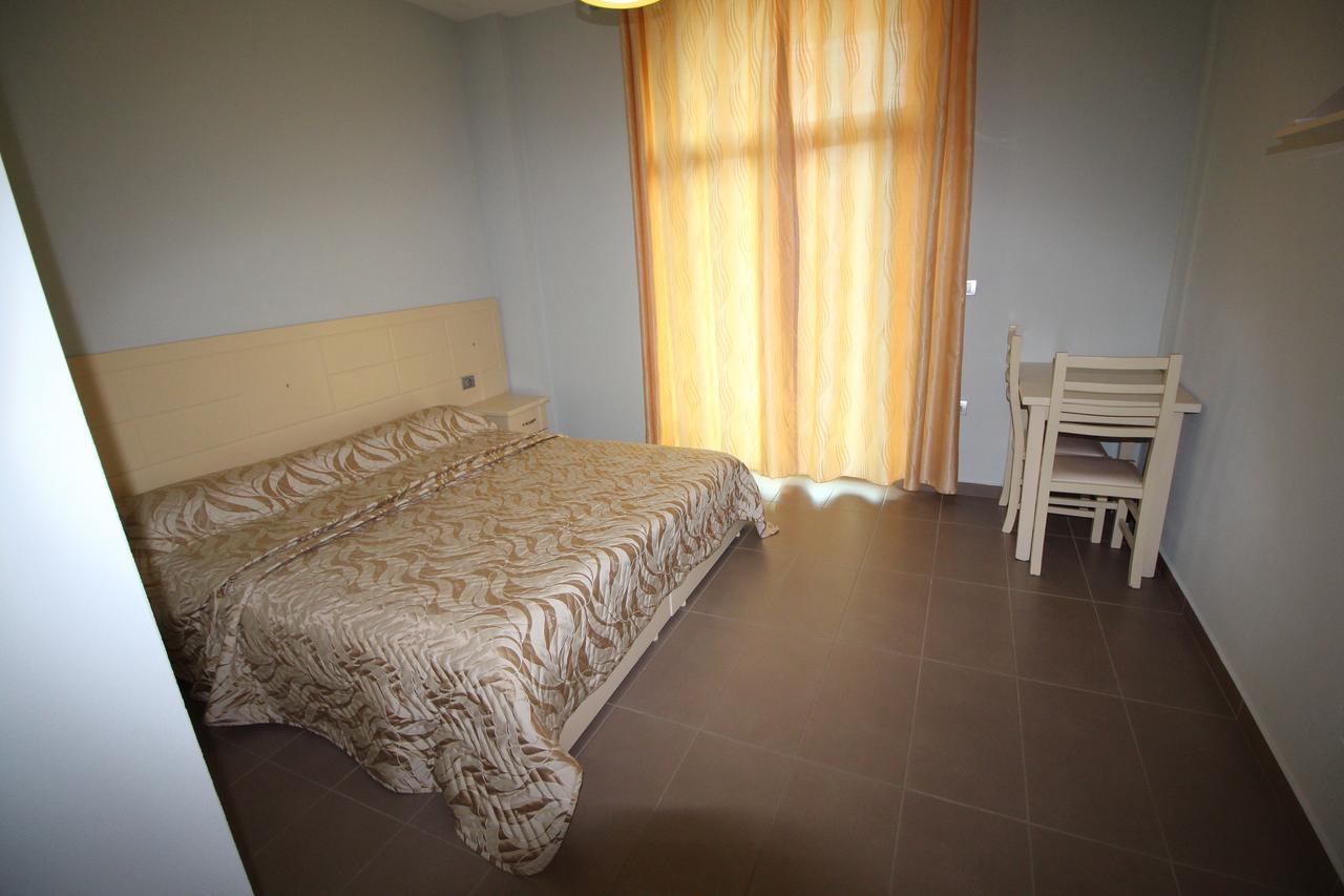 Hotel Piazza Peshkopi Екстериор снимка