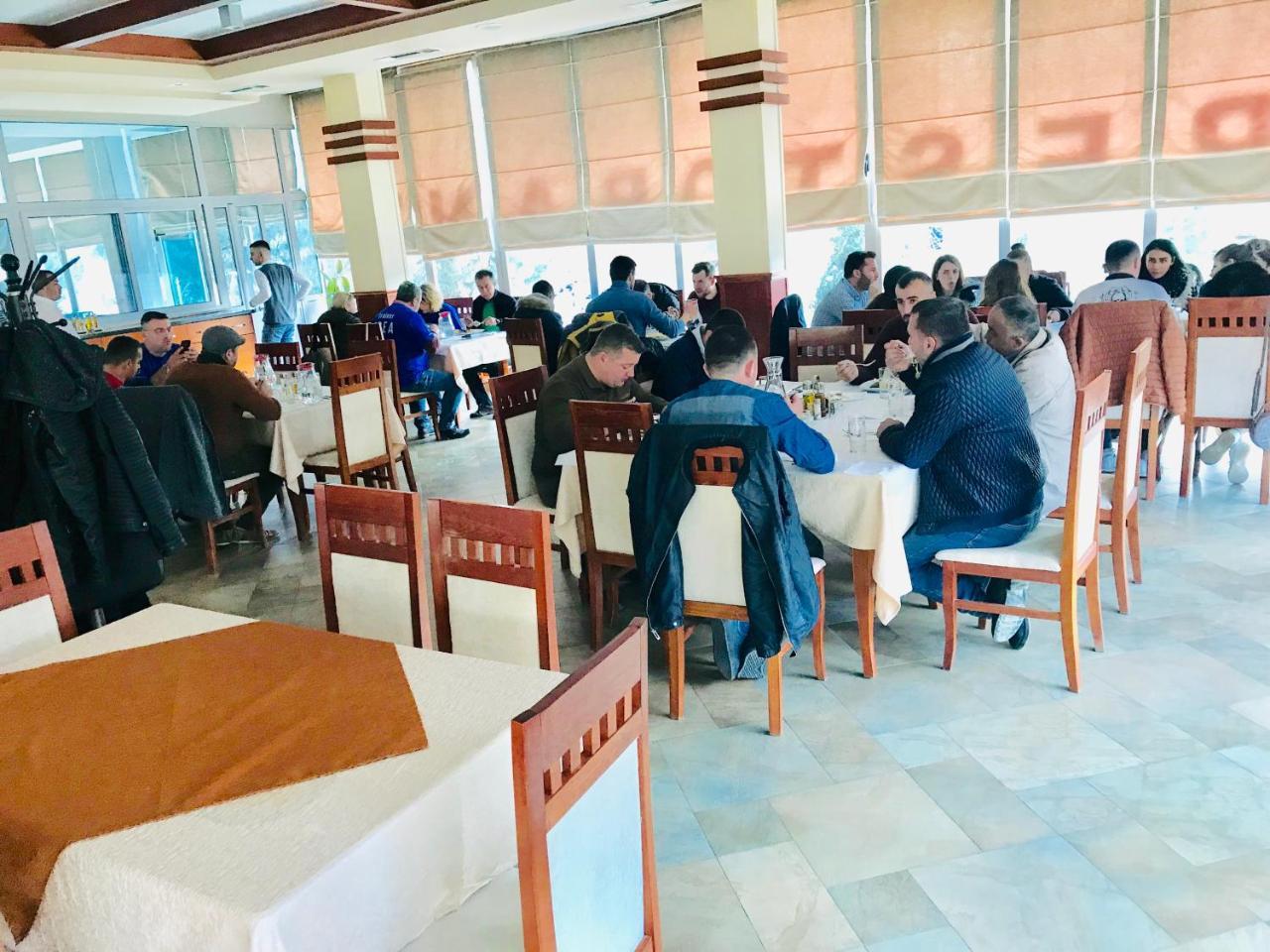 Hotel Piazza Peshkopi Екстериор снимка