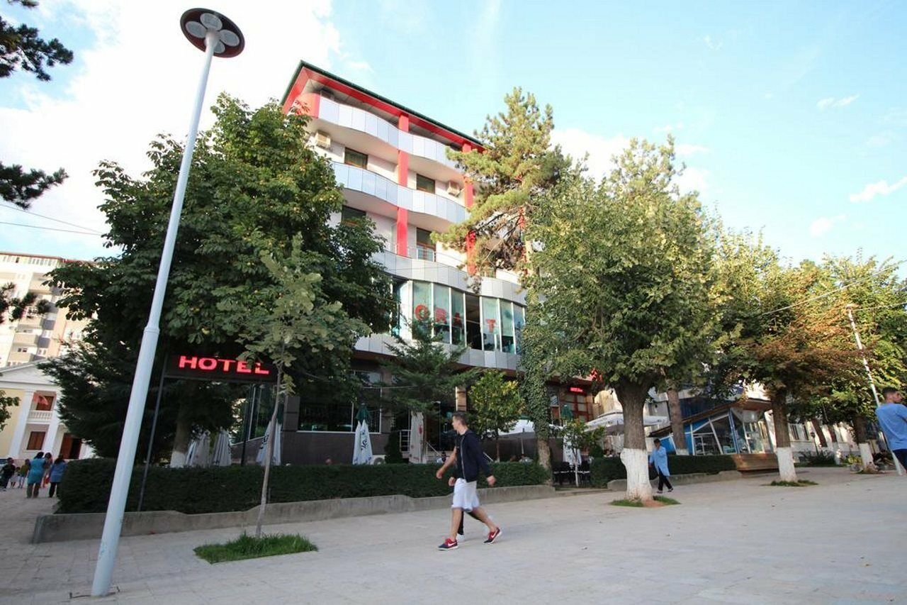 Hotel Piazza Peshkopi Екстериор снимка