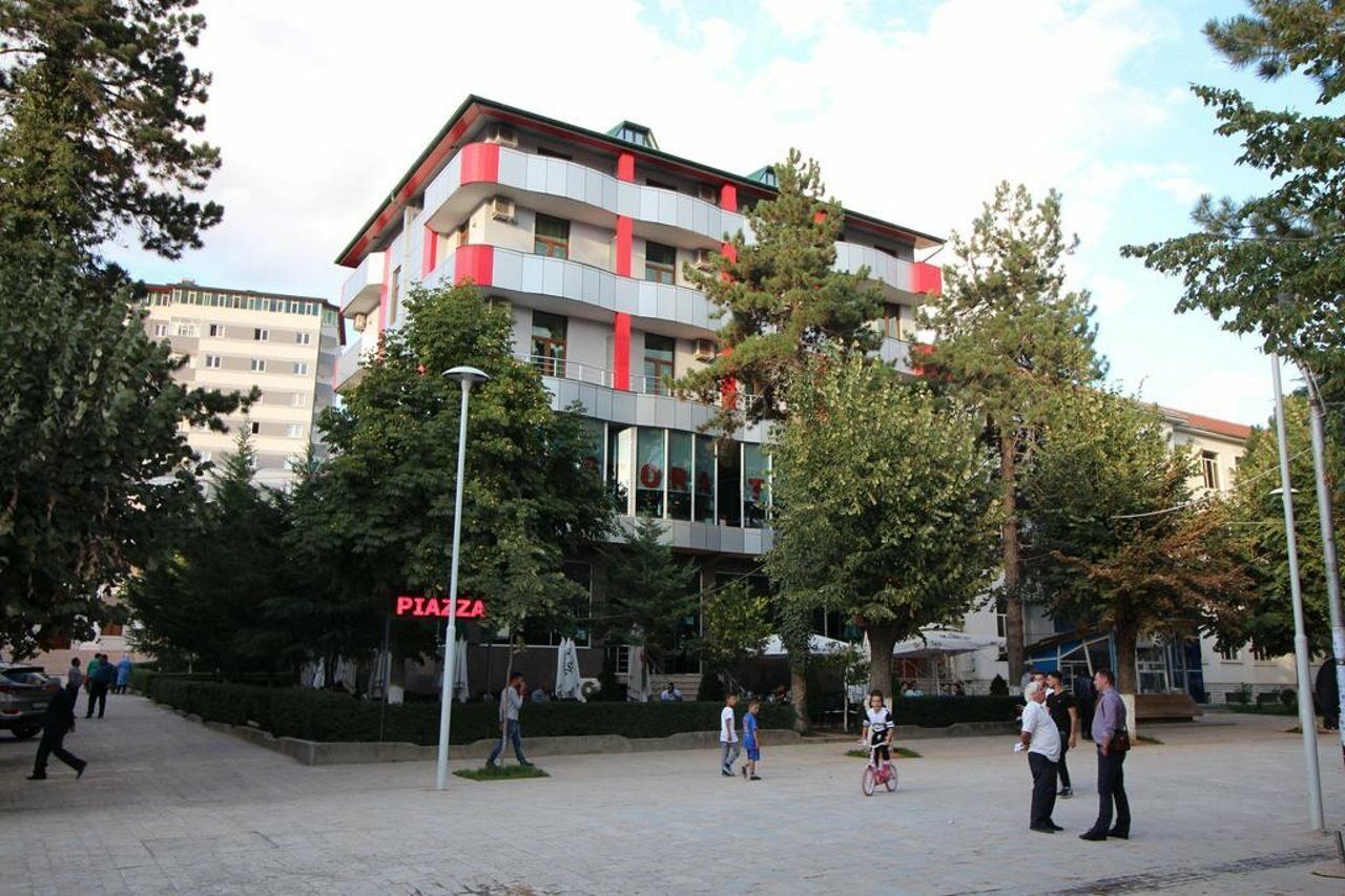 Hotel Piazza Peshkopi Екстериор снимка
