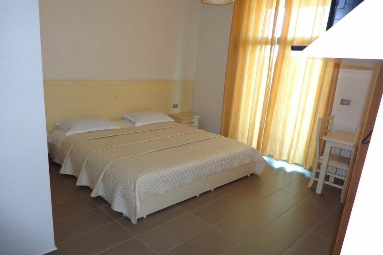 Hotel Piazza Peshkopi Екстериор снимка